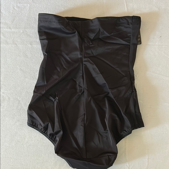 Maidenform Black Hi-Waist Brief - Picture 5 of 5